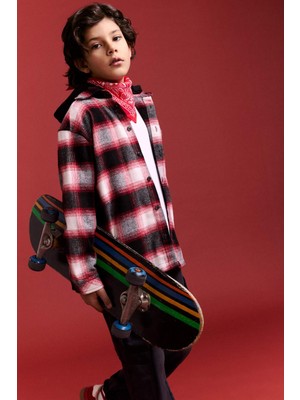 DeFacto Oversize Geniş Kalıp Kapüşonlu Ekose Desenli Flanel Uzun Kollu Gömlek Erkek Çocuk G4467A825CW