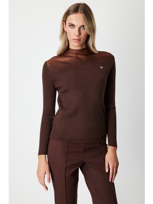 On Aksesuar Detaylı Triko Kazak On