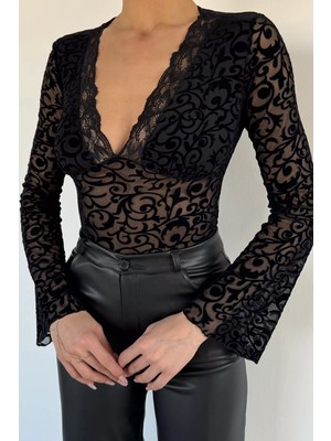 Gülseli Kadın V Yaka Güpür Detaylı Ispanyol Kol Crop Top Bluz P-00019865