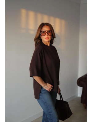 Purple By Banu Kahverengi Yırtmaçlı Basic Tshirt