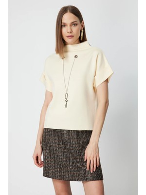 On Kadın Aksesuar Detaylı Dik Yaka Triko Kazak 65340 Krem