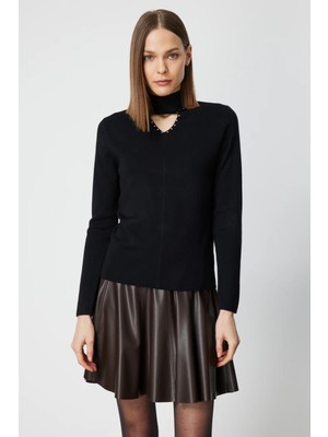 On Kadın Dik Yaka Boncuk Detaylı Triko Kazak 60484 Siyah