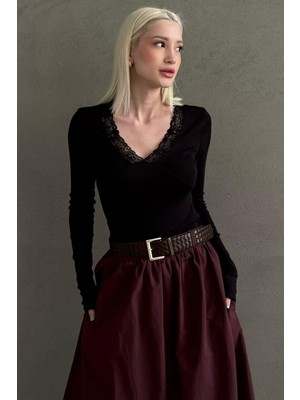 Madmext Siyah V Yaka Dantelli Kadın Bluz MG2633