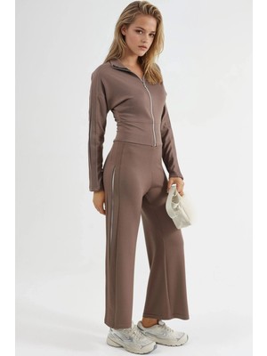 Hiccup Kadın Modal Dokulu Fermuarlı Yakalı Yüksek Bel Geniş Paça Iki Parça Takım Berşan Collection Deve Kahvesi