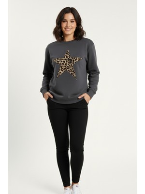 Kadın Leopar Desenli Yıldız Baskılı Bisiklet Yaka Oversize Sweatshirt