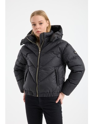 G-FOX Kadın Çıkarılabilir Kapüşonlu Kısa Şişme Kışlık Mont Rahat Günlük ve Spor Kullanıma Uygun 8823
