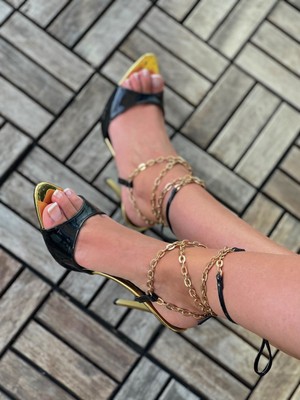 Ayakkabı Prensi Leto Zincir Deraylı Siyah Gold 10 cm Kadın Klasik Topuklu Ayakkabı