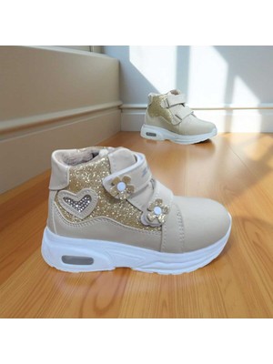 ✨ Parlak Adımlarla Gelen Şıklık: Işıltılı Kalp Detaylı Çocuk Bot/sneaker ✨