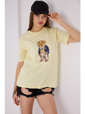 Moda Days Kadın Ayı Nakışlı Bisiklet Yaka Kısa Kollu Pamuklu Tişört