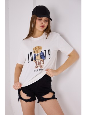 Moda Days Kadın Ayı Nakışlı Bisiklet Yaka Kısa Kollu Pamuklu Tişört