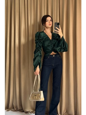 Klex Büzgü Detaylı Drapeli Saten Uzun Kollu Kadın Crop Bluz Yeşil - M