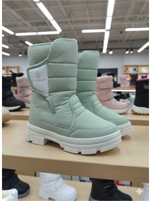 Mint Yeşili Su Geçirmez Çocuk Kar Botu ve Kışlık Kombin