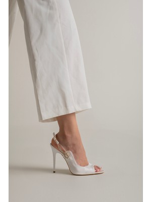 Ayakkabı Prensi Habren Taşlı Toka Detaylı Beyaz Saten 10 cm Kadın Klasik Topuklu Ayakkabı