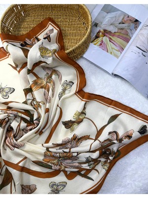 LİCSHE Licshe Krem Zemin Kahverengi Çiçek Desenli Ipek Dokulu Kare Eşarp