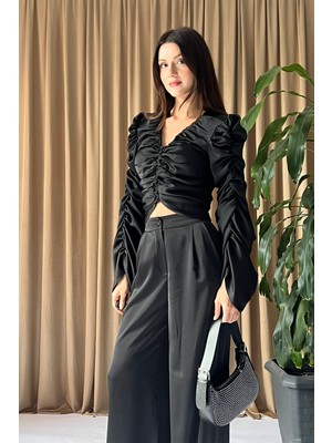 Klex Büzgü Detaylı Drapeli Saten Uzun Kollu Kadın Crop Bluz Siyah - S