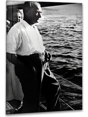 Myphotostation Deniz Kenarında Atatürk Dekoratif Temperli Cam Tablo, Modern Uv Baskılı Duvar Tablosu, Salon ve Ofis Için Şık Duvar Dekoru