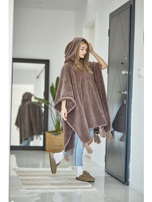 Cakkatex Wellsoft Peluş Ekstra Yumuşak Kapüşonlu Püsküllü Giyilebilir Battaniye | Panço