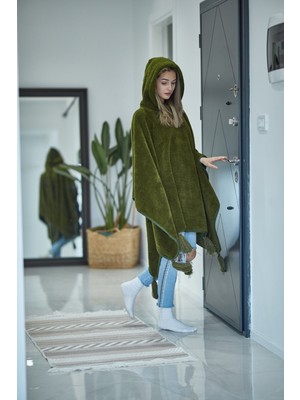 Cakkatex Wellsoft Peluş Ekstra Yumuşak Kapüşonlu Püsküllü Giyilebilir Battaniye | Panço