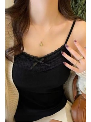 8line Siyah Dantel Işlemeli Fiyonk Detaylı Askılı Crop