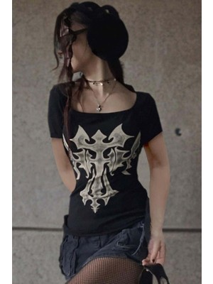 8line Siyah Gothic Kare Yaka Kısa Kollu Crop