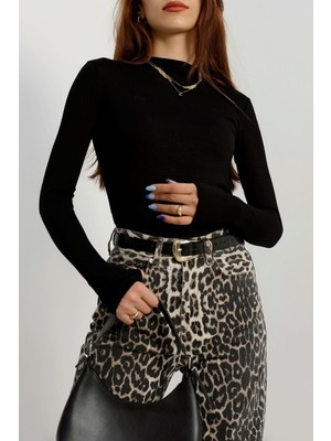 Dik Yaka Parmak Geçmeli Viskon Body - Siyah