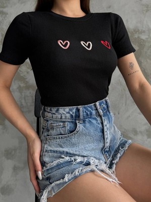 K&A Üçlü Kalp Nakışlı Bluz