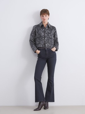 Gri Gömlek Yaka Leopar Desenli Kadın Kaşe Ceket