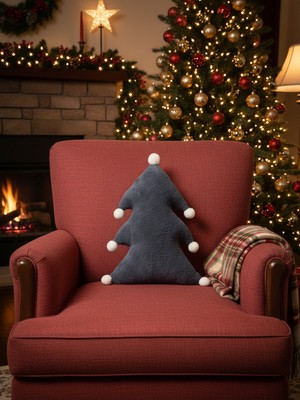 Türkühome Yılbaşı Temalı Çam Ağacı Formunda Kar Tanesi Ponpon Detaylı Dekoratif Kırlent