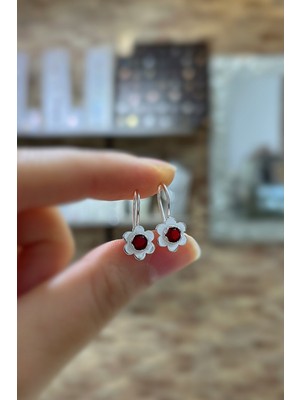 Erer Gümüş Gümüş Çiçek Model Kırmızı Taşlı Çocuk Küpesi