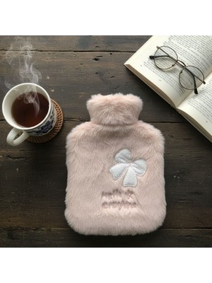 Go İthalat Hello Everyone Yazılı Kurdeleli Pembe Peluş Sıcak Su Torbası 1 Lt – Yumuşak Kılıf, Uzun Süre Sıcak Tutan Termal Su Torbası (5332)