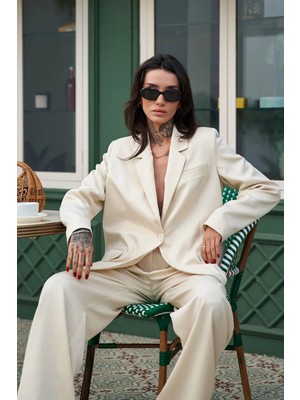 Ayshan Bej Oversize Çift Yırtmaç Detaylı Blazer Ceket