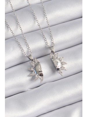 Üreticiniz 316L Çelik Gümüş Renk Zirkon Taşlı Güneş Model Işleme Yazı Detay Arkadaşlık Kolyesi