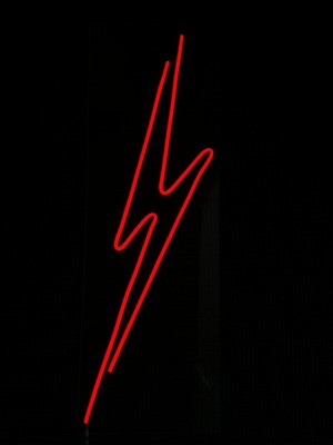 Kırmızı Şimşek Neon LED Tabela