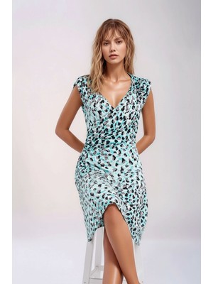 Mamayaga Kadın Turkuaz Leopar Desenli Belden Büzgü Detay Kruvaze Yaka Örme Viskon Şık Curve Elbise