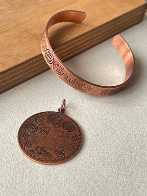 Aida Jewelss Saf Bakır Koruma Dualı Şans Sayılı ve Koruma Sembollü Kolye Bileklik Seti Saf Bakır Set