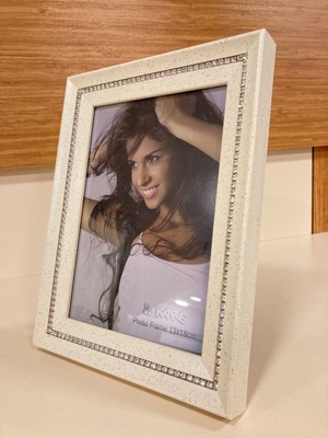 Plus Home Çerçeve Fotoğraf Tek Sıra Gümüş Taşlı 13X18 cm Renk Kırık Beyaz