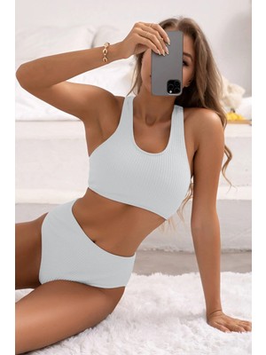 Fantastik Store Kadın Beyaz Çapraz Sırt Detaylı Iç Çamaşır Takımı