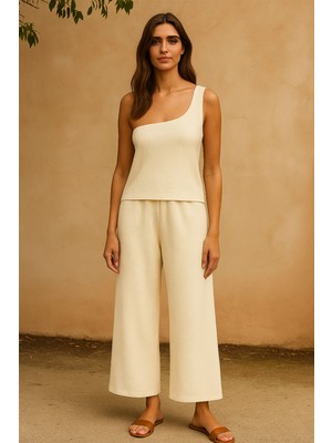Fantastik Store Kadın Beyaz Tek Omuzlu Şık Bluz & Geniş Paça Pantolon Ikili Takım