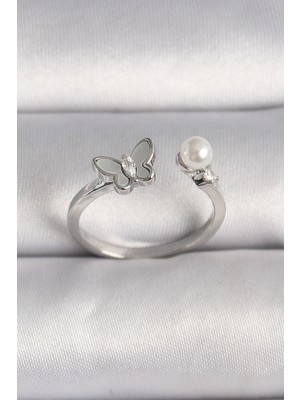 Pirinç Gümüş Renk Zirkon Taş Detaylı Beyaz Mineli Kelebek Figür Inci Detay Ayarlanabilir Yüzük