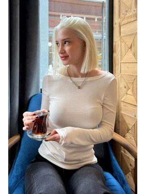 Madmext Beyaz Kayık Yaka Uzun Kollu Body MG2627