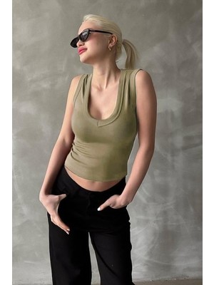 Madmext Açık Yeşil V Yaka Biyeli Kadın Atlet MG2292