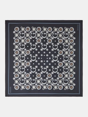 Guess 90X90 Kadın Siyah Eşarp AW5457POL03-BLA