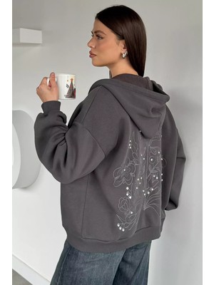 Gülseli Kadın Ön Fermuarlı Kapüşonlu Nakış ve Taş Detaylı Şardonlu Sweatshirt P-00020102