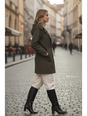 Barbora Yaka Detaylı Büyük Düğmeli Kaşe Kaban