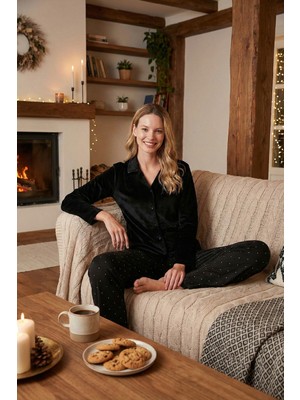 Lela Regular Fit Desenli Parlak Kadife Pijama Takımı Bayan Pijama Takımı 65713311