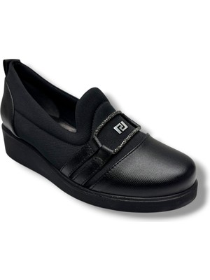 Otip Oi 210-26 Streçli Deri Taşlı Anatomik Dolgu Topuklu Kadın Ayakkabı