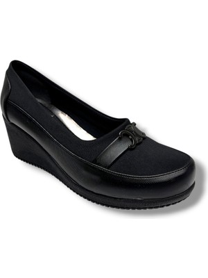 Otip Oi 230-26 Streçli Deri Tokalı Anatomik Dolgu Topuklu Kadın Ayakkabı