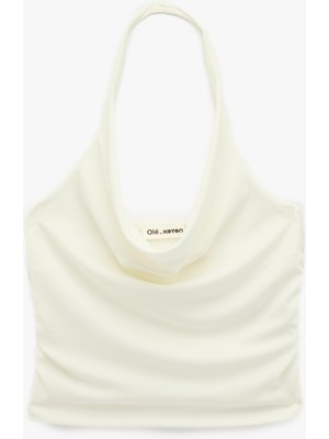 Koton Kolsuz Degaje Yaka Slim Fit Crop Bluz