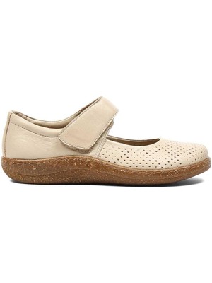 Celal Gültekin Kadın Bej Bilekten Bantlı Deri Ayakkabı