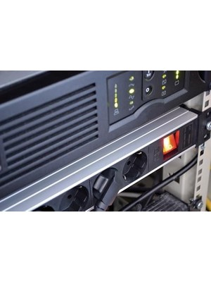 Alu- 19 Inç Priz/priz, 8 Bölmeli, Kontrol Dolapları Için (Çoklu Priz 19 Inç, 10A Emniyet Otomatı ve Soğuk Cihaz Fişi, 2 M Kablo) Gümüş/kırmızı